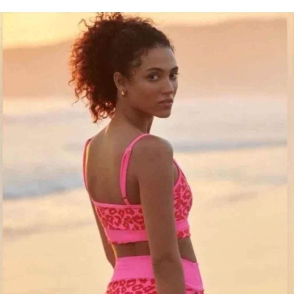 Beach Riot Hit Pink Leopard High-Waist Bikini 2 Piece Set size Medium Emmy & Eva - Picture 2 of 6